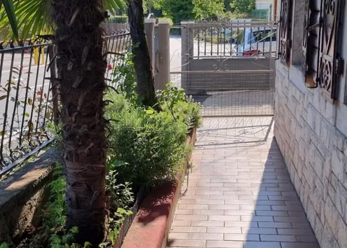 Tri Palme Apartman *