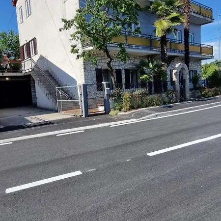 Apartmán Tri Palme *